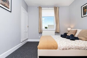 Schreibtisch, Bügeleisen/Bügelbrett, kostenloses WLAN, Bettwäsche