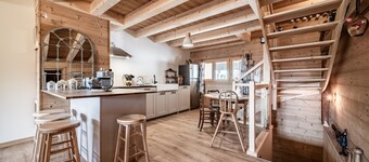 Holiday Home 'Le Chat Perché' with Mountain View and Private Garden