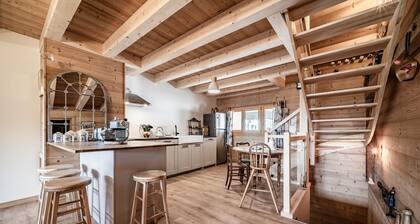 Holiday Home 'Le Chat Perché' with Mountain View and Private Garden