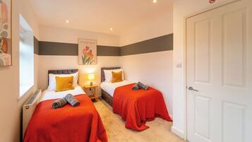 4 bedrooms, iron/ironing board, free WiFi, bed sheets