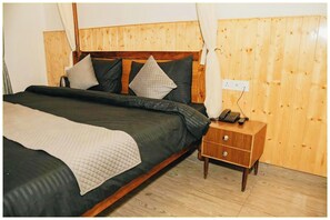 Double Room | Desk, free WiFi - Hotel Blue Pine Pool Nainital (Nainital)