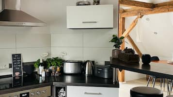 Kühlschrank, Ofen, Herdplatte, Geschirrspüler