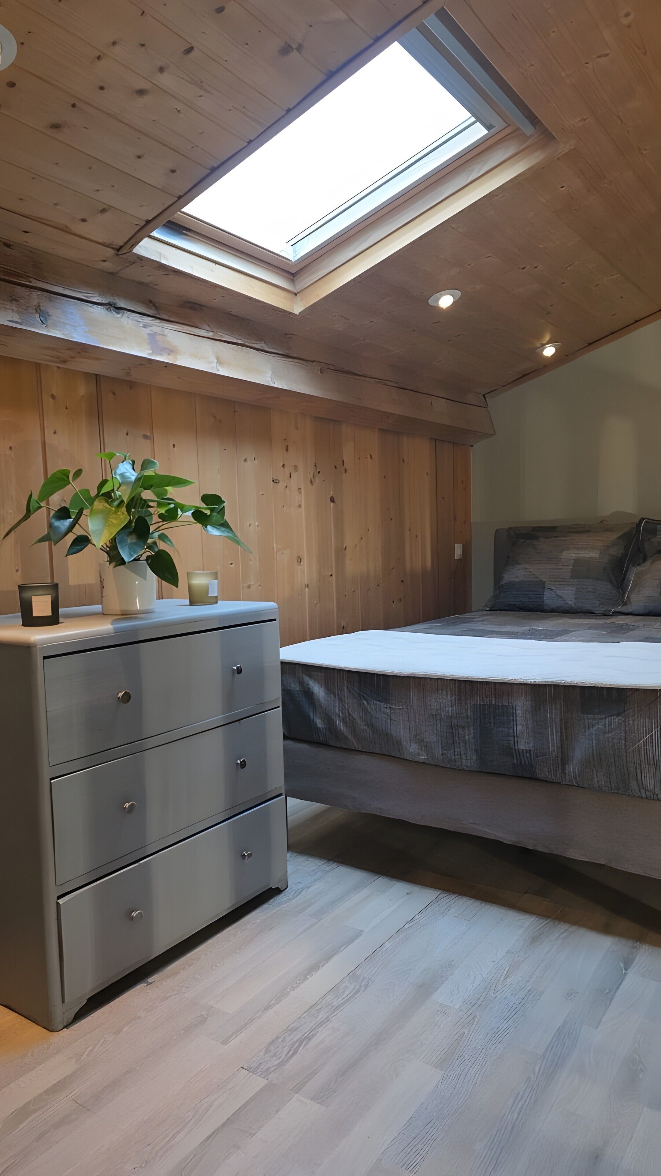 Strykjärn/strykbräda, wi-fi och sängkläder