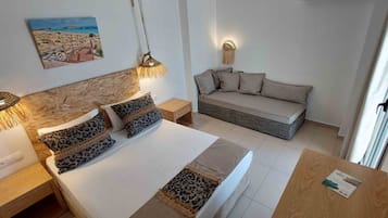 Deluxe Studio, Balcony, City View | Free WiFi