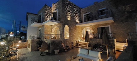 Fachada da propriedade. Selinopetra Rooms