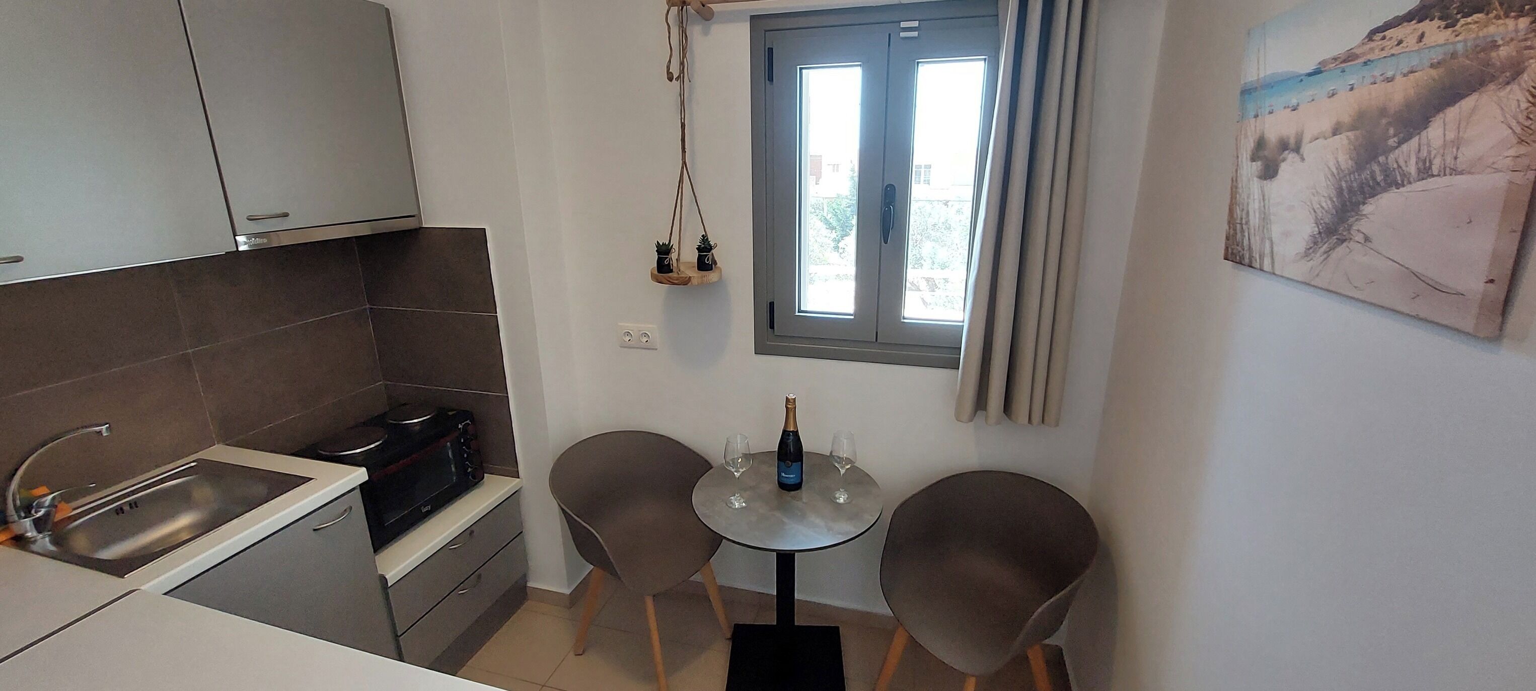 Superior Studio, Balcony, City View | Private kitchenette