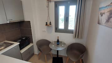 Superior Studio, Balcony, City View | Private kitchenette