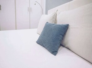 Iron/ironing board, WiFi, bed sheets - Stylish 1BR City Apartment with Stunning Rooftop Terrace (Gibraltar)