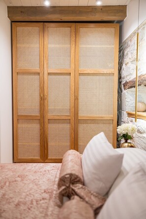 2 bedrooms, free WiFi, bed sheets - Casa di Pietra Stone House (Kaštel Lukšić)