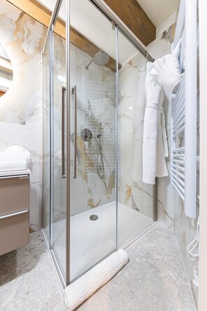 Hair dryer, towels, soap, toilet paper - Casa di Pietra Stone House (Kaštel Lukšić)