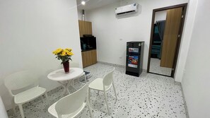 Lägenhet - 2 sovrum - utsikt mot innergården | Restauranger