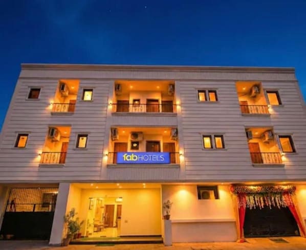 Deluxe Double Room, Non Smoking, Balcony | Exterior - Hotel Villa GETAWAY (New Delhi)