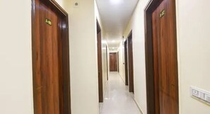 Lobby - Hotel Villa GETAWAY (New Delhi)