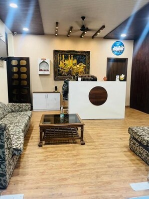 Lobby - Hotel Villa GETAWAY (New Delhi)