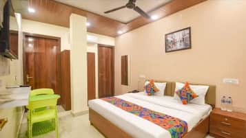 Deluxe Double Room | In-room safe, individually decorated, individually furnished