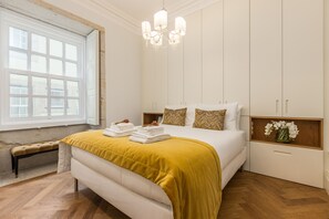 Silitysrauta/-lauta, ilmainen Wi-Fi, vuodevaatteet