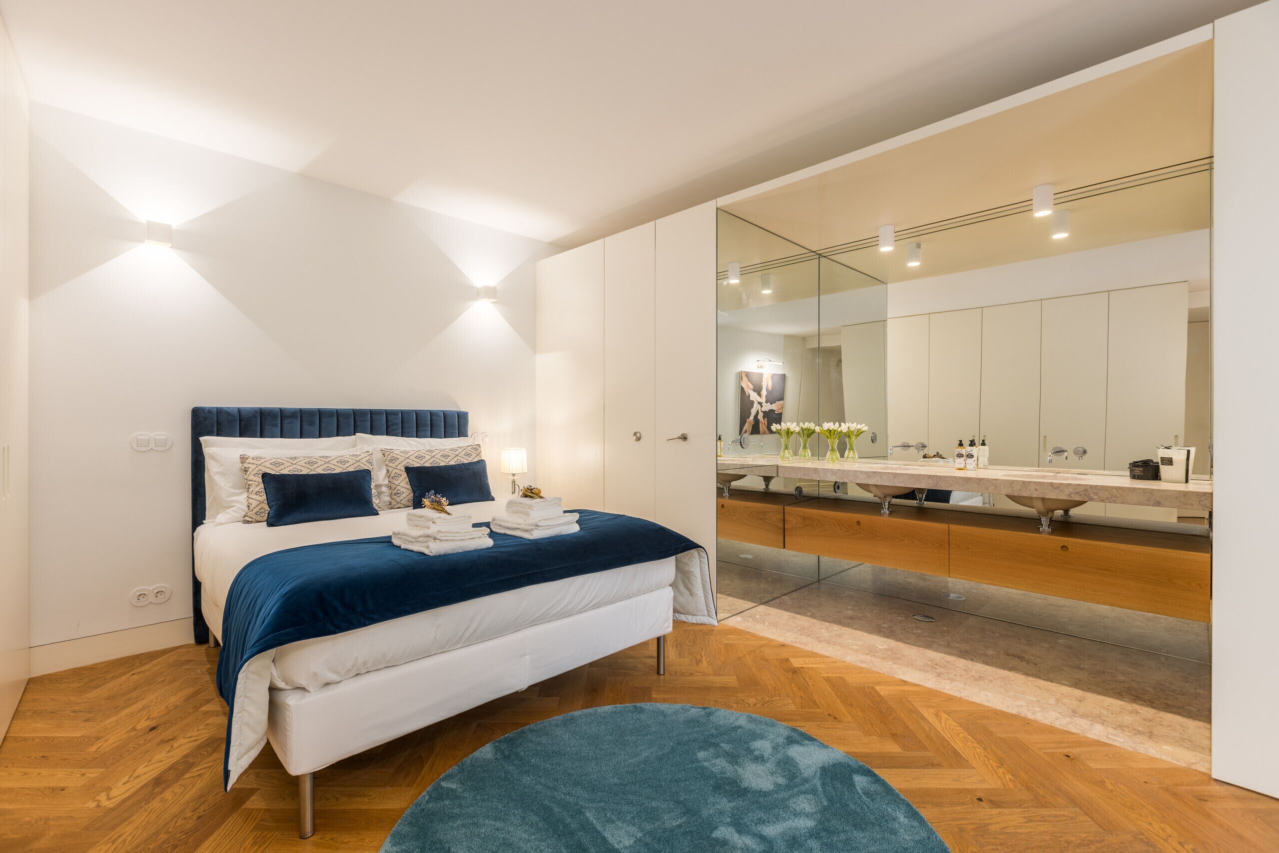 Iron/ironing board, free WiFi, bed sheets