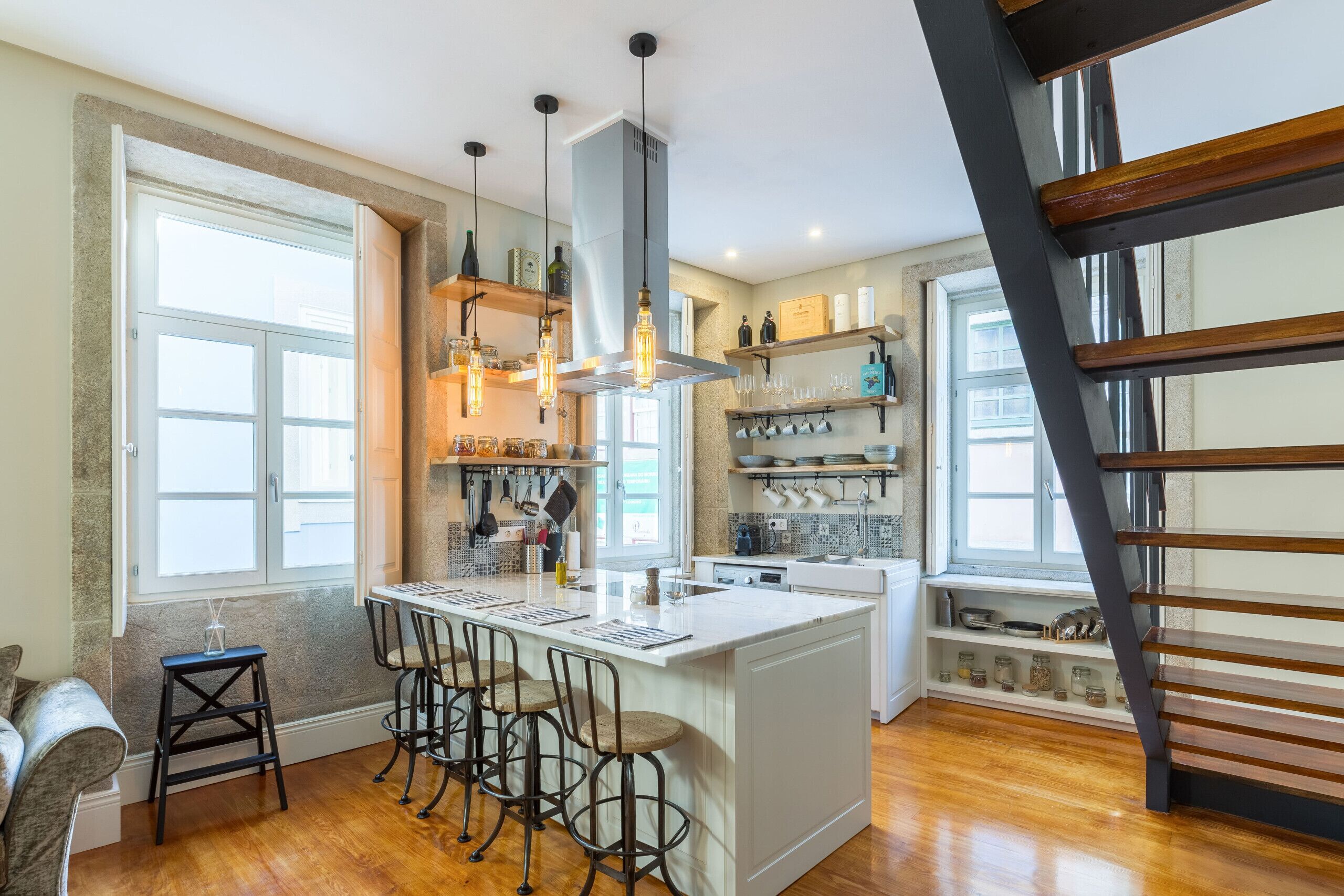 Fridge, oven, coffee/tea maker, electric kettle