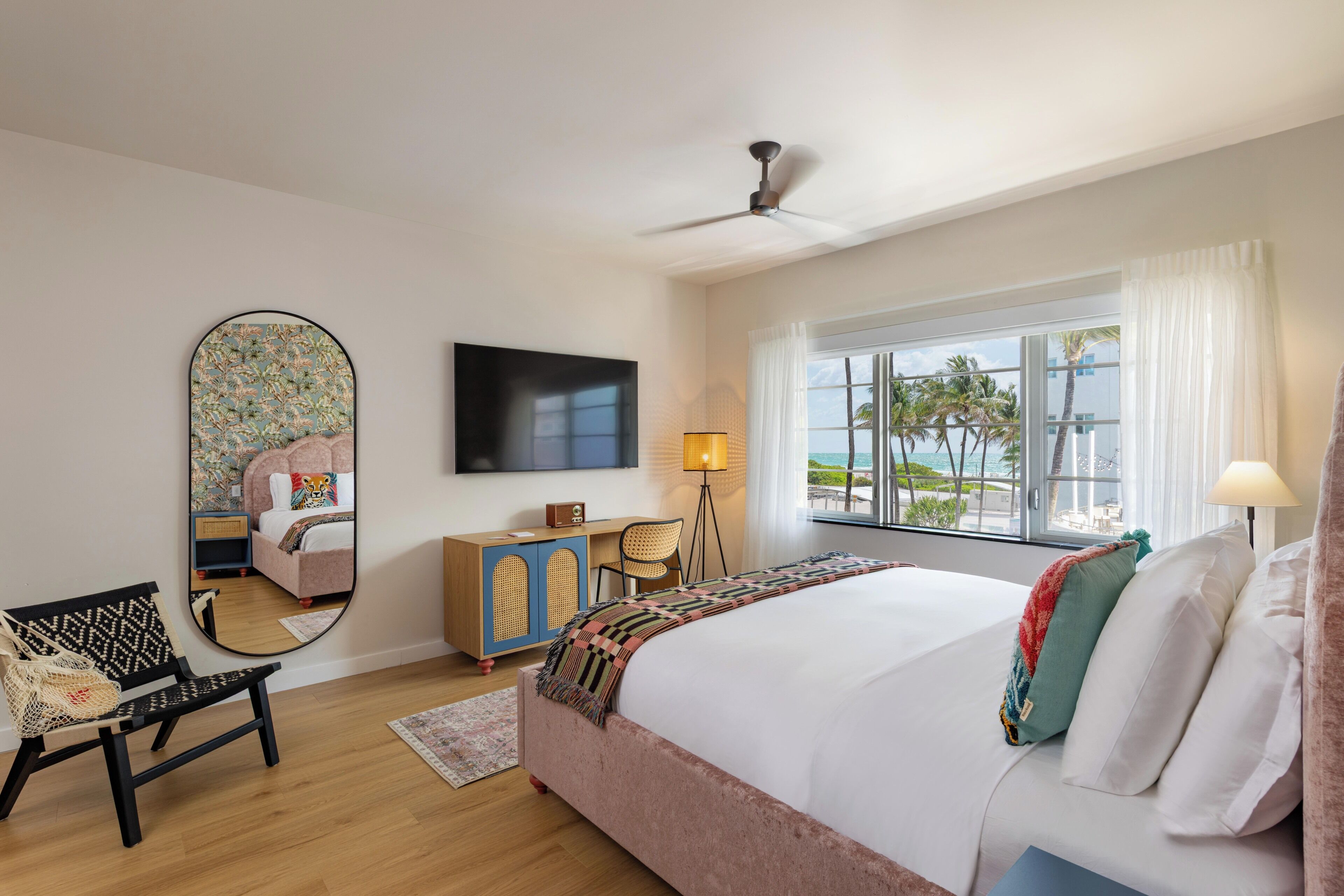 Hotel | Ocean King Room | Laptop workspace, free WiFi
