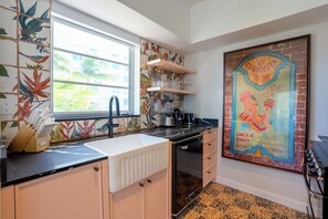 Hotel | Spacious Ocean View Suite | Private kitchen - Hotel Casa Canita (Miami Beach)