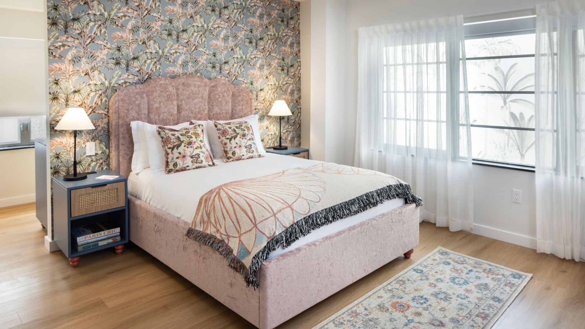 Apartment, 1 Queen-Bett | Laptopgeeigneter Arbeitsplatz, kostenloses WLAN