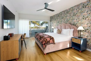 Căn hộ, 1 giường cỡ king, ban công, quang cảnh biển | Khu vực làm việc phù hợp cho laptop 