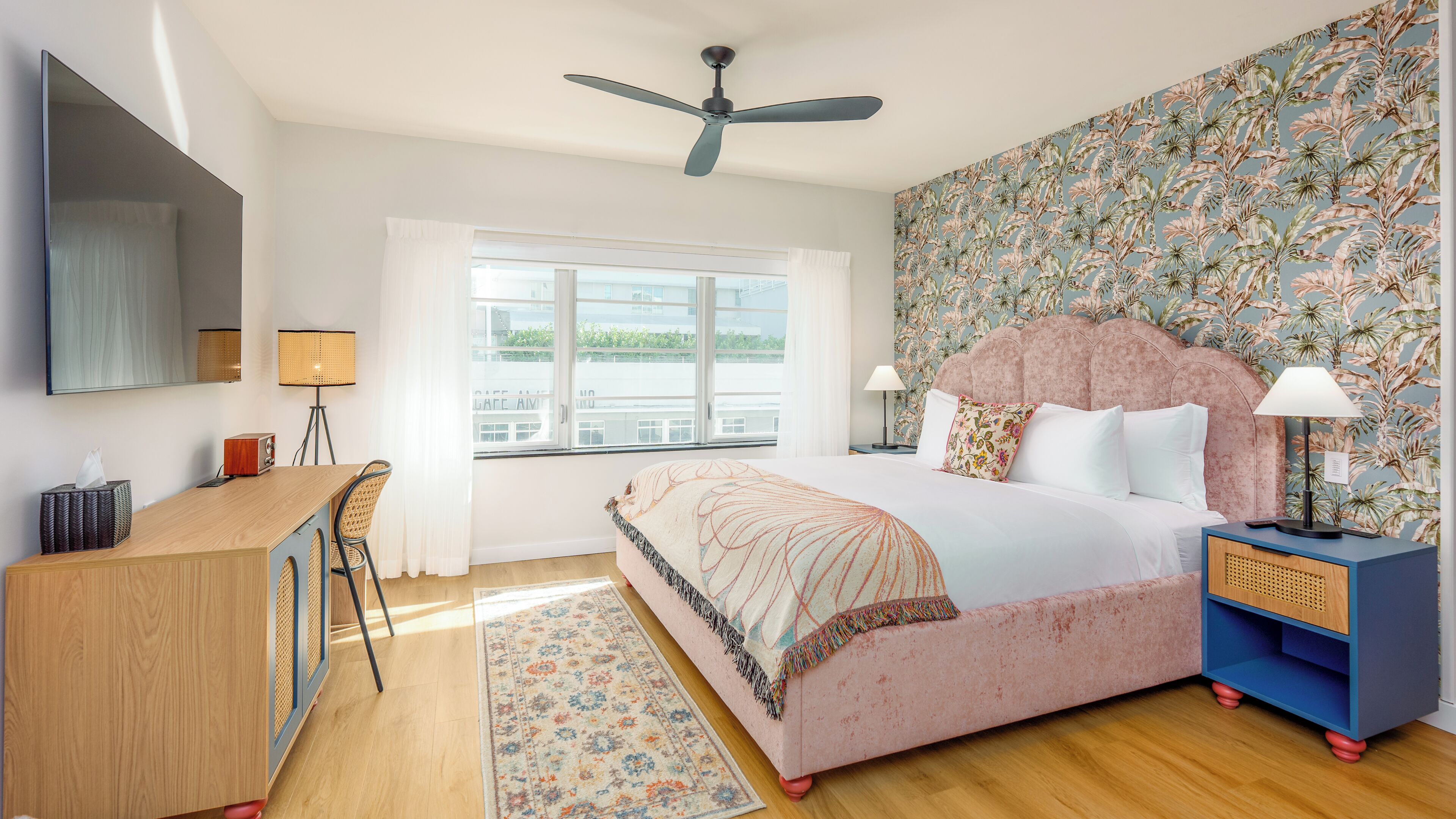 Hotel | Ocean King Room | Laptop workspace, free WiFi