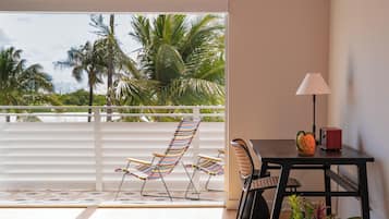 Hotel | Spacious Ocean View Suite | Balcony