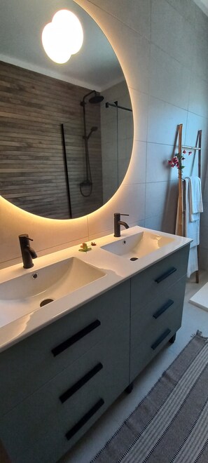 Shower, hair dryer, bidet, towels - Exclusive Villa with Pool - Boat trip included in booking * (Faro)