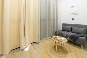 TV - Travel Habitat Nou Mestalla 5 (Valencia)