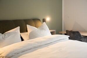 Bügeleisen/Bügelbrett, WLAN, Bettwäsche