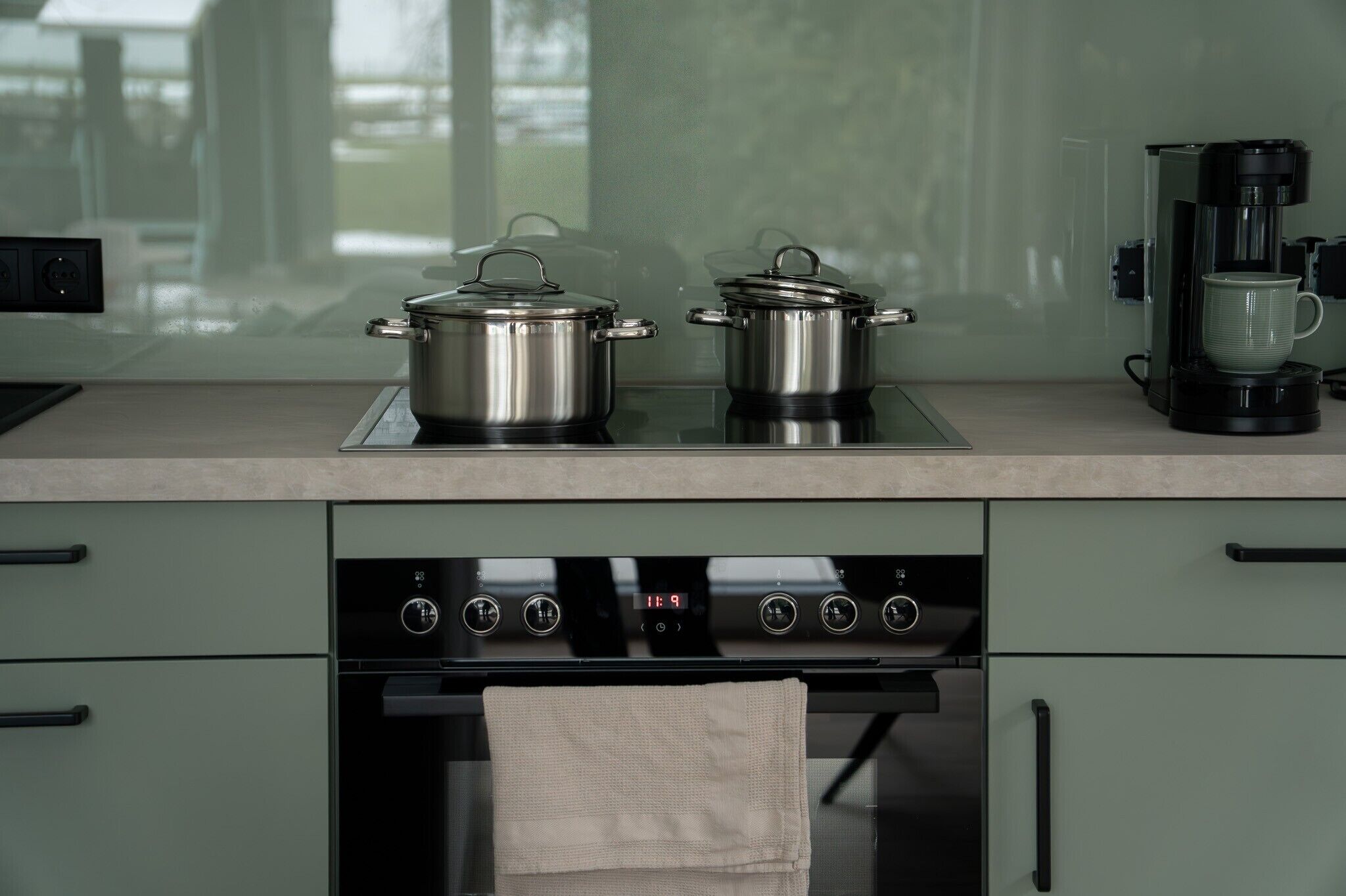 Kühlschrank, Ofen, Herdplatte, Geschirrspüler