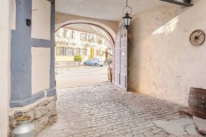 Property grounds - Style house | 340 m² | 1-6 adults + 2 children | central | P (Königsbach-Stein)