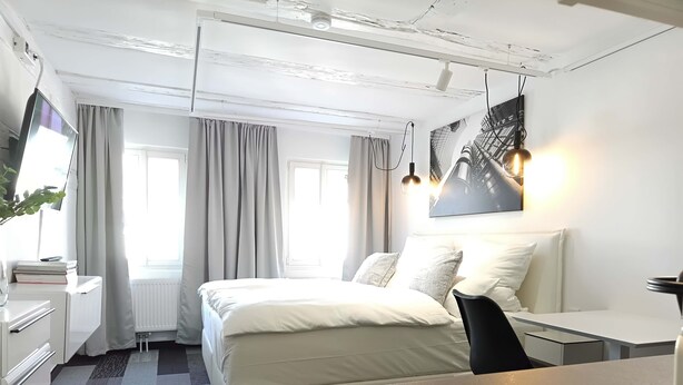 1 soverom, safe på rommet, skrivebord og wi-fi (inkludert)