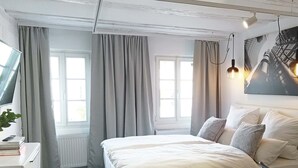 1 soverom, safe på rommet, skrivebord og wi-fi (inkludert)