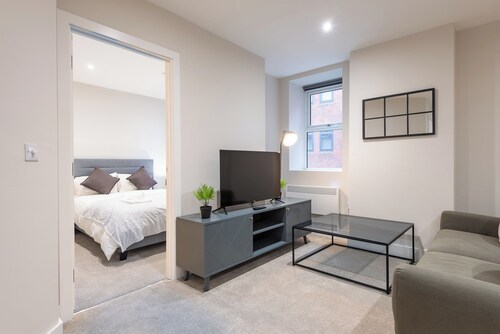 New 1-Bed City Centre Flat Near Hull Old Town