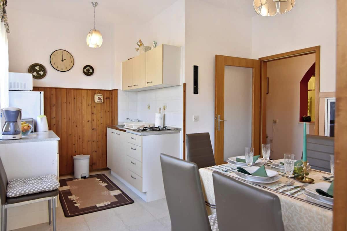 Lägenhet - 3 sovrum - uteplats - utsikt mot trädgården | Matsal