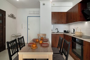 Apartment | Eigene Küche | Wasserkocher mit Kaffee-/Teezubehör, Wasserkocher