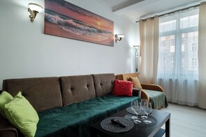 Living area - RentPlanet - Apartament Pomorska (Wrocław)