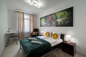 Apartament | Planxa i posts de planxar i wifi gratuïta 
