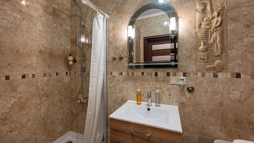Apartment | Bathroom