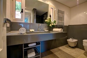 Accommodation - Villa Kate with sea view and panoramic pool - My Rental Homes (Llafranc)