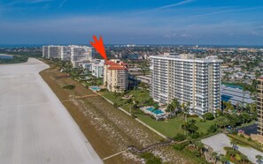 Exterior - Spectacular Gulf of America Views greet Guests to this Beachfront Condo (Marco Island)
