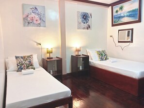 Desk, blackout curtains, iron/ironing board, free WiFi - Balinsasayaw Guest House  (Puerto Princesa)