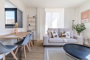 TV - Apt. 1BR cozy 4 Torres by CH (Madrid)
