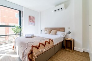 Iron/ironing board - 4Torres Studio Apartment by CH (Madrid)