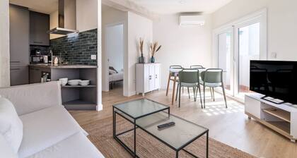 Dit appartement van 50 m² beschikt over een tweepersoonsbed, een eenpersoonsbed, een badkamer en een volledig uitgeruste keuken, ideaal voor gezinnen of kleine groepen. Het biedt comfort en functionaliteit.