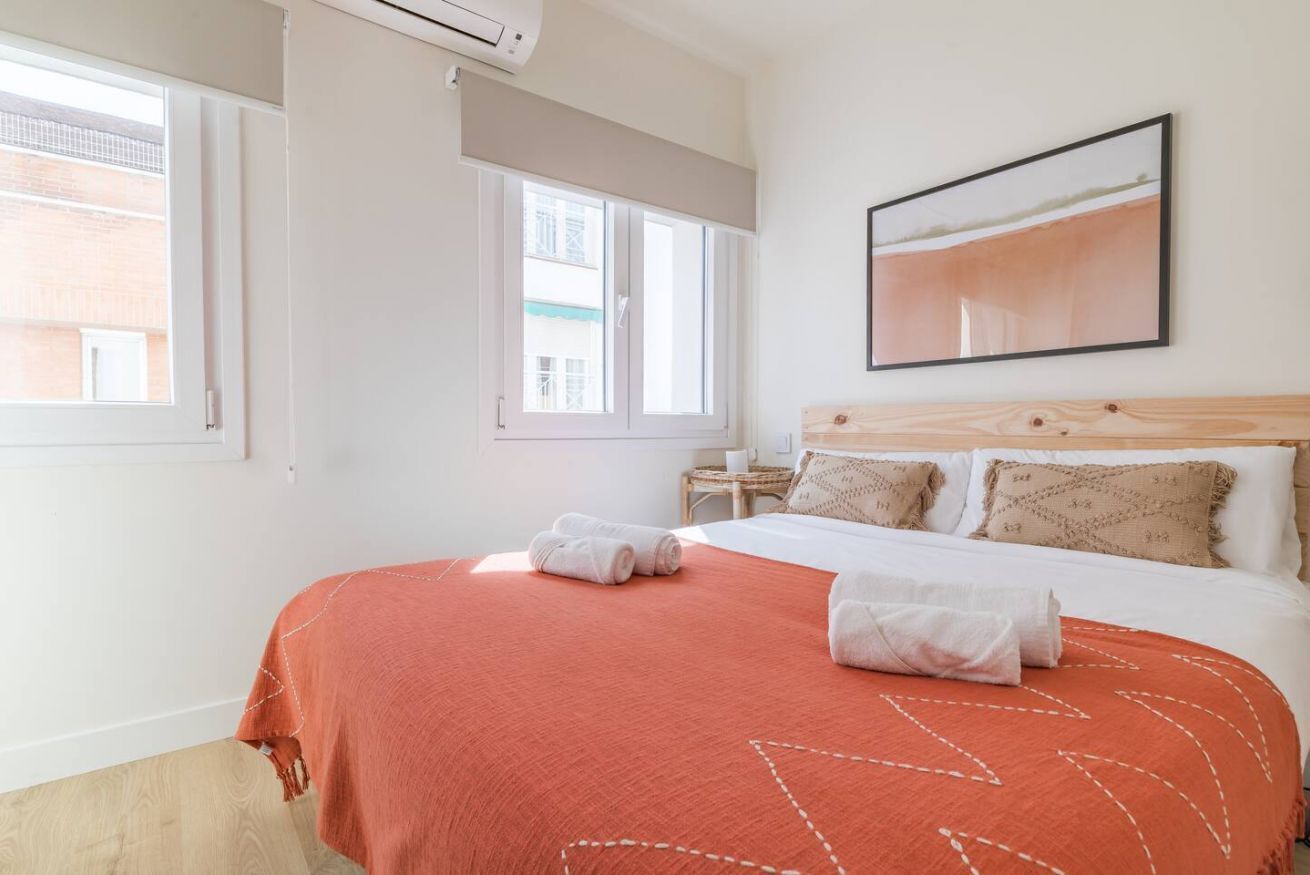 Tabla de planchar con plancha 