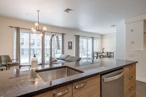 Interior - Old Montreal Penthouse – Iconic Location (Montréal)