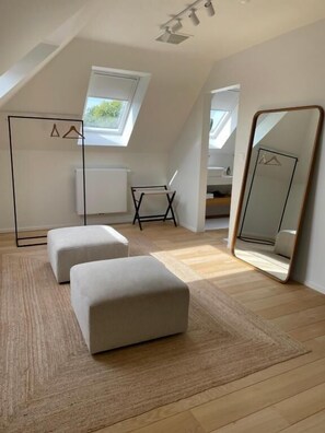 Deluxe Suite with King-Size Bed | Interior